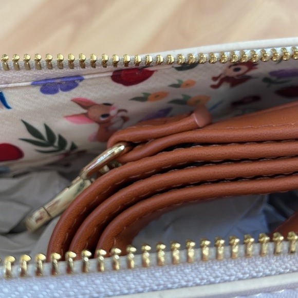 Loungefly Snow White Castle Crossbody Bag NWT - Picture 5 of 5